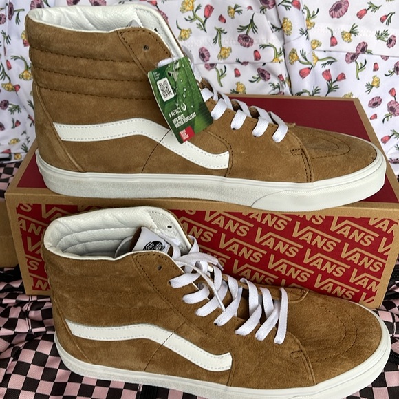 Vans Men’s Sk8-Hi
Pig Suede Tobacco Brown
VN0005U9TBN
Sneakers - Picture 2 of 16